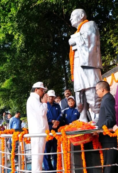 मुख्यमंत्री धामी ने लौह पुरूष सरदार वल्लभ भाई पटेल की जयन्ती पर श्रद्धा सुमन अर्पित कर दी श्रद्धांजलि 