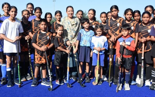 भारतीय हॉकी के 100 साल पूरे होने पर खिलाड़ियों को खेल मंत्री रेखा आर्या ने दी शुभकामनाएं