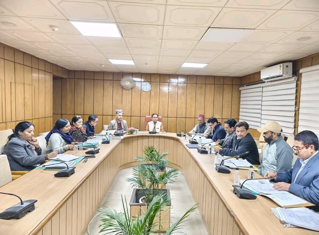 शिक्षा मंत्री डॉ. धन सिंह रावत ने संस्कृत विभाग की ली समीक्षा बैठक, लिये कई निर्णय