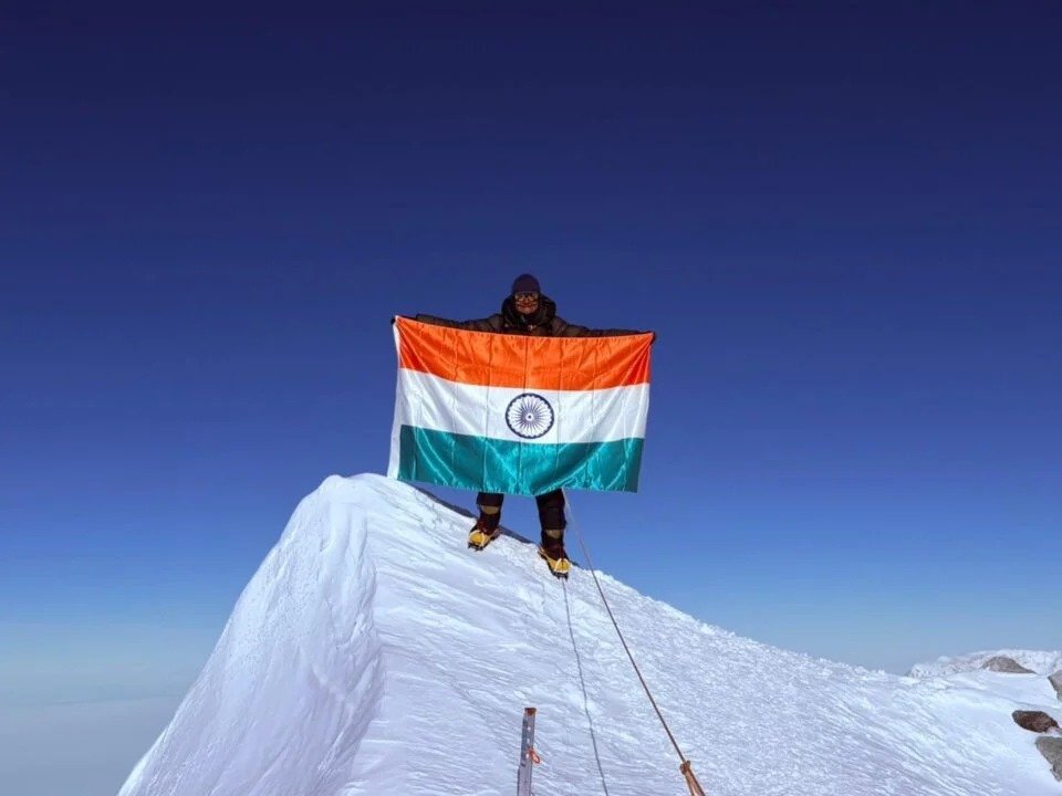 अल्मोड़ा की कविता चंद ने माउंट विंसन की फतह, अंटार्कटिका की सबसे ऊंची चोटी के शिखर पर पहुंचीं