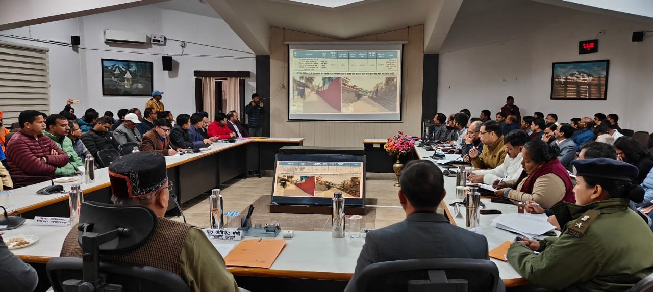 कैबिनेट मंत्री सतपाल महाराज ने निर्माण, पर्यटन, पंचायती राज व वन विभाग को दिये सख्त निर्देश, जनहित सर्वोपरि