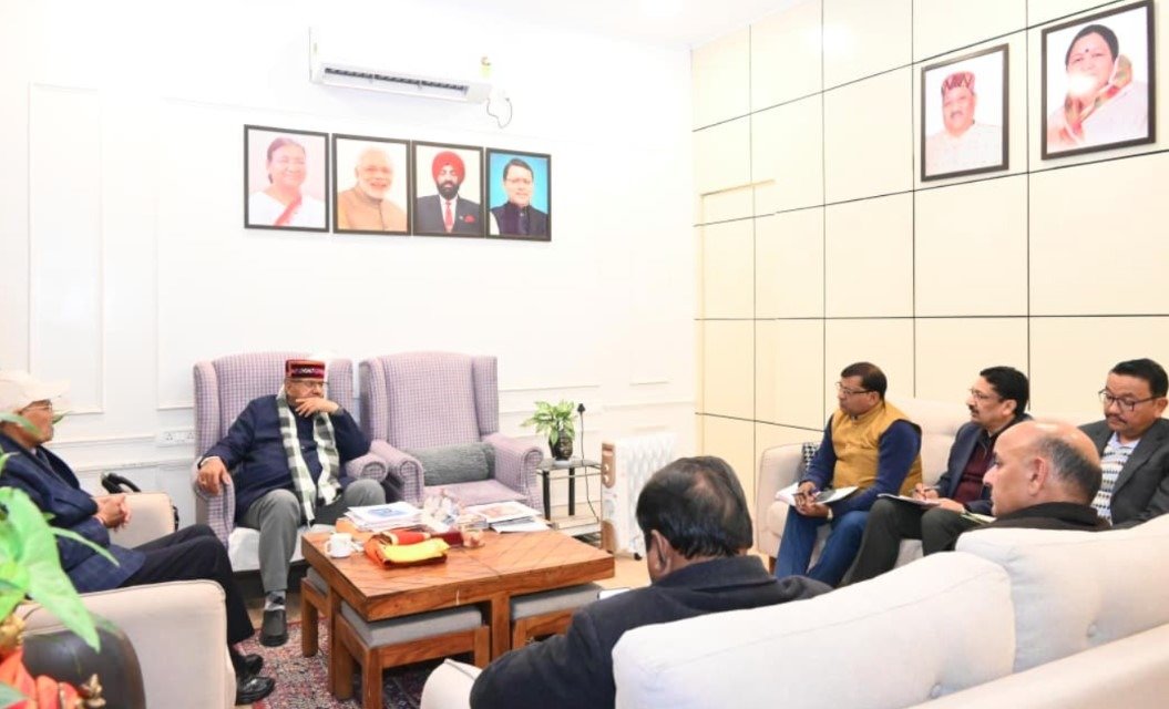 कृषि एवं उद्यान विभाग के अधिकारियों के साथ कृषि मंत्री गणेश जोशी ने की समीक्षा बैठक 