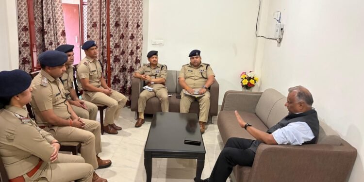 चारधाम यात्रा 2026 की तैयारियां तेज, श्रीनगर में सुरक्षा को लेकर हाई लेवल समीक्षा बैठक