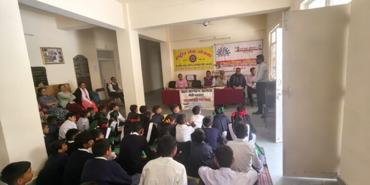 बाल विवाह रोकथाम अभियान तेज. 279 छात्र-छात्राओं को किया गया जागरूक