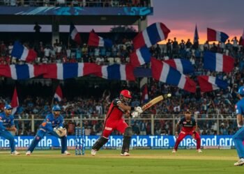 RCB vs GT: चिन्नास्वामी में हाई-स्कोरिंग मुकाबले की उम्मीद, टॉप-3 में जगह मजबूत करना चाहेगी बेंगलुरु
