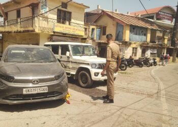 अव्यवस्थित पार्किंग पर प्रशासन सख्त, 35 वाहनों के चालान, एक वाहन सीज.