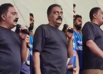 भारी बारिश के बीच बेंगलुरु में छात्रों का प्रदर्शन, फेमस एक्टर प्रकाश राज भी हुए शामिल