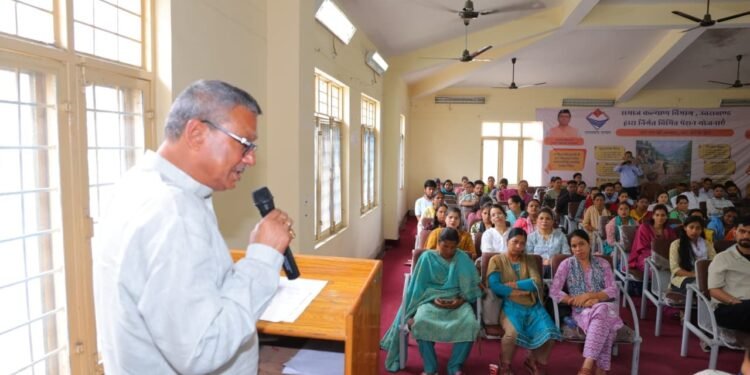 पौड़ी में लगा जनसेवा शिविर, एक ही स्थान पर मिली सरकारी योजनाओं की सुविधा