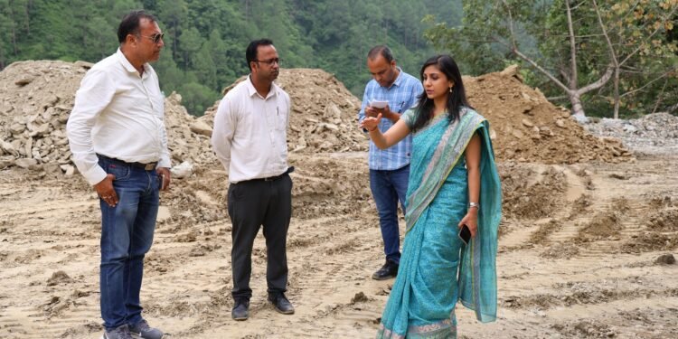 राष्ट्रीय राजमार्ग पर लापरवाही बर्दाश्त नहीं, DM ने दिए एक माह में नाली निर्माण और सुरक्षा सुधार के निर्देश