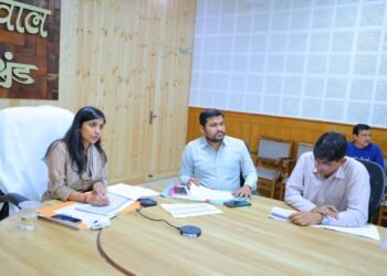 पौड़ी में विकास परियोजनाओं को मिलेगी रफ्तार… वन भूमि हस्तांतरण के लंबित मामलों पर डीएम सख्त