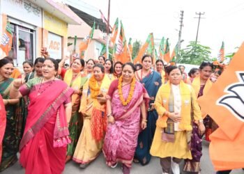 कोटद्वार में ‘लखपति दीदी’ सम्मेलन, ऋतु खण्डूडी बोलीं- आर्थिक रूप से आत्मनिर्भर होगी महिला तो मजबूत होगा पूरा समाज