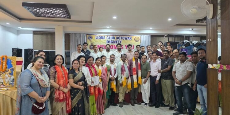 शिक्षक ही दिखाते हैं सफलता की राह: लायंस क्लब कोटद्वार डिग्निटी ने 6 शिक्षकों को किया सम्मानित