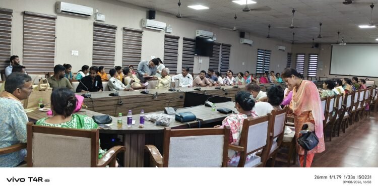 पौड़ी में कुम्हारों को मिला नई राह का मंत्र, परंपरा के साथ आधुनिक तकनीक अपनाने पर जोर