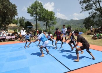 चौबट्टाखाल में विधायक चैंपियनशिप ट्रॉफी का आगाज, 31 न्याय पंचायतों के खिलाड़ी दिखाएंगे दमखम
