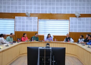 पौड़ी में घेरबाड़ नीति के प्रभावी क्रियान्वयन पर जोर, खेती-किसानी को बढ़ावा देने के साथ किसानों को मिलेगी बाजार तक पहुंच
