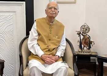 दिल्ली SIR: लालकृष्ण आडवाणी, मनीष सिसोदिया समेत कई बड़े नामों को नोटिस, वोटर लिस्ट में मिलीं ‘विसंगतियां’