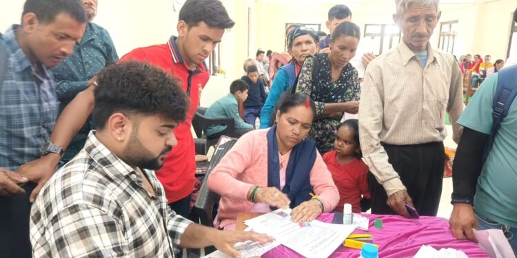 बनास में ग्रामीणों को बड़ी राहत, एक ही शिविर में 103 लोगों को मिली जरूरी सुविधाएं