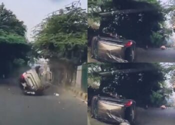 दिल्ली में ओवरटेक करने की कोशिश पड़ी भारी, तेज रफ्तार Wagon-R डिवाइडर से टकराकर पलटी; युवक कार से बाहर निकला