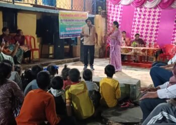पौड़ी के गांवों में लोकगीत-नाट्य से पहुंच रही सरकारी योजनाओं की जानकारी, सेवा संकल्प अभियान में चल रहा जागरूकता कार्यक्रम