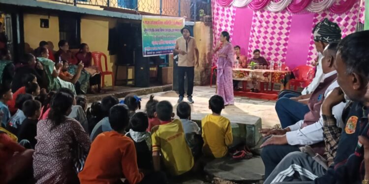 पौड़ी के गांवों में लोकगीत-नाट्य से पहुंच रही सरकारी योजनाओं की जानकारी, सेवा संकल्प अभियान में चल रहा जागरूकता कार्यक्रम