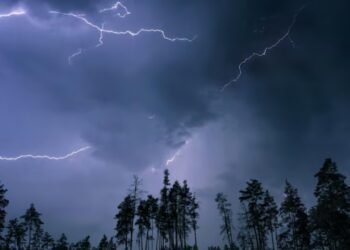 Weather Alert: 29 सितंबर को 22 राज्यों में आंधी-बारिश का अलर्ट, 75 KM की रफ्तार से चल सकती हैं हवाएं