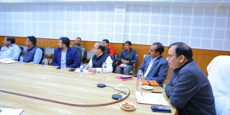 पौड़ी में युवाओं के लिए रोजगार के नए अवसरों पर जोर, कौशल विकास योजना 2026-31 का खाका तैयार करने पर चर्चा